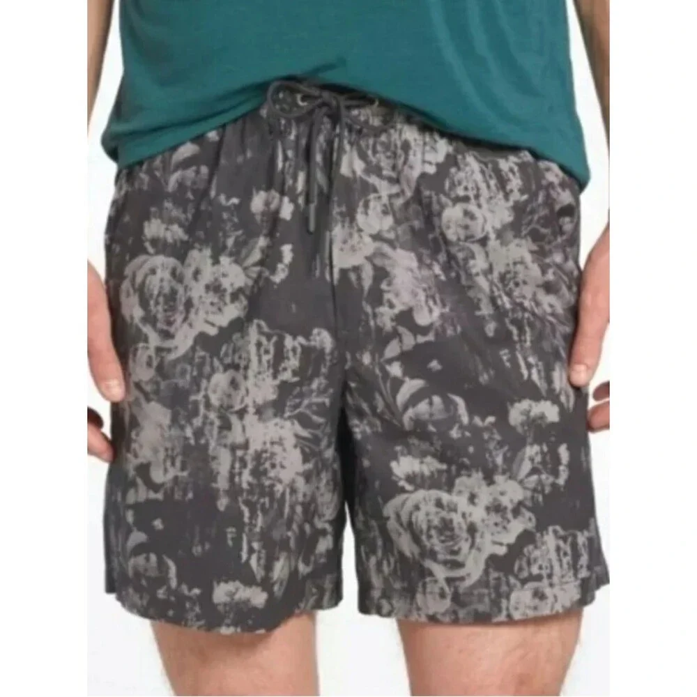 VRST Men’s Monochromatic 7” Drawstring Elastic Waist Shorts Size XL